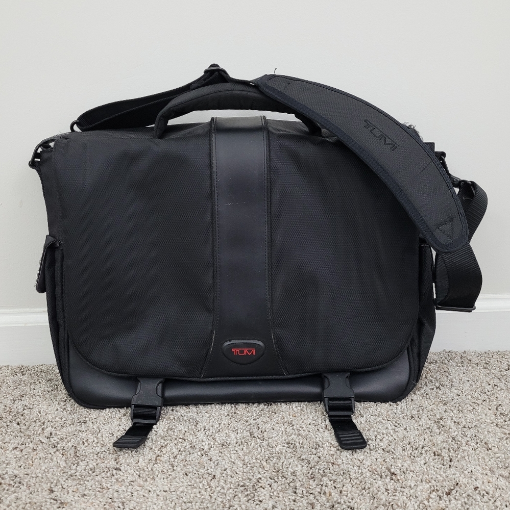Tumi 506C Ballistic Nylon Messenger Bag